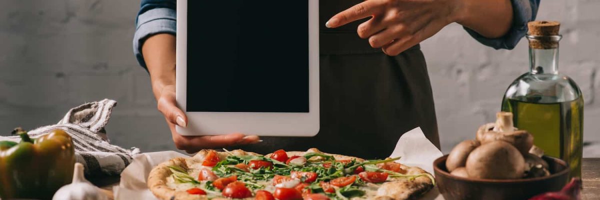 Descubra como as últimas inovações tecnológicas podem transformar seu restaurante e mantê-lo sempre um passo à frente